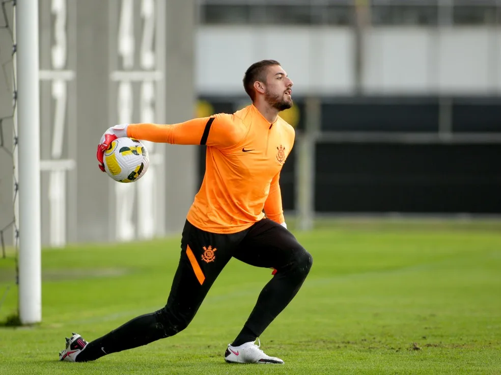 Quarto goleiro do Corinthians pode acabar no futebol do Chipre sem estrear pelo Timão; Entenda