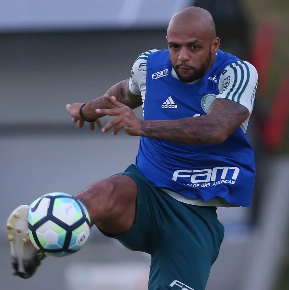  Afastado, Felipe Melo é denunciado no STJD por chamar árbitro de 'caseiro'