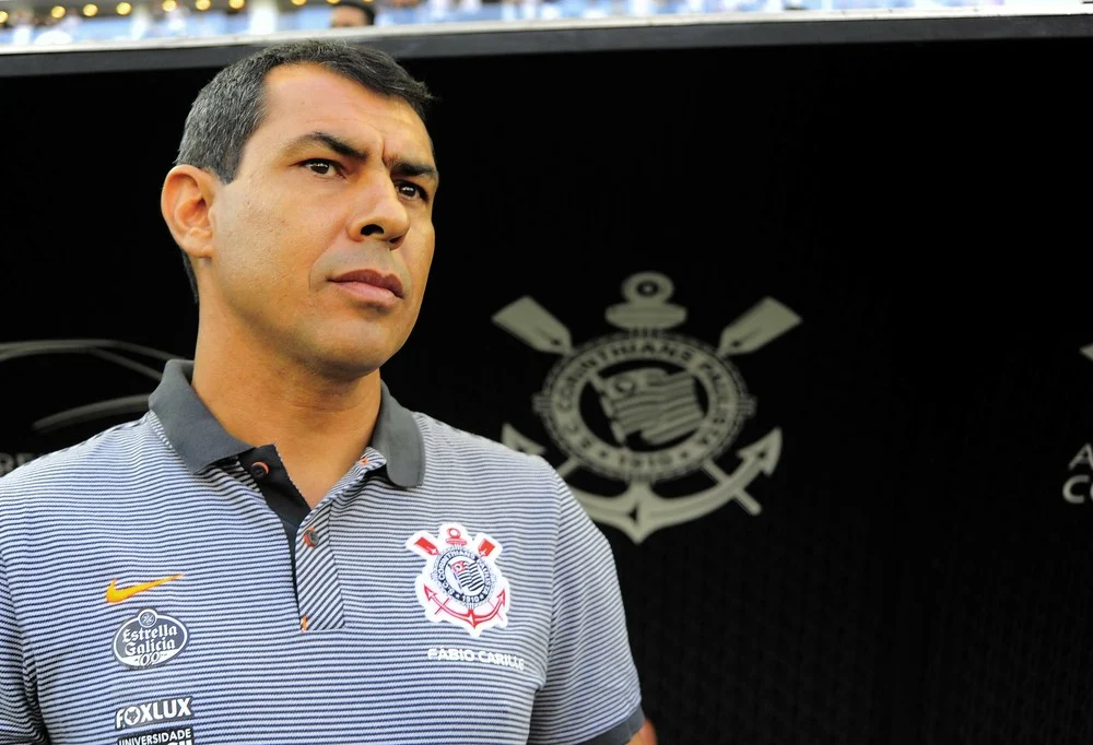 Carille diz que mudança tática foi decisiva para vitória do Corinthians em Dérbi