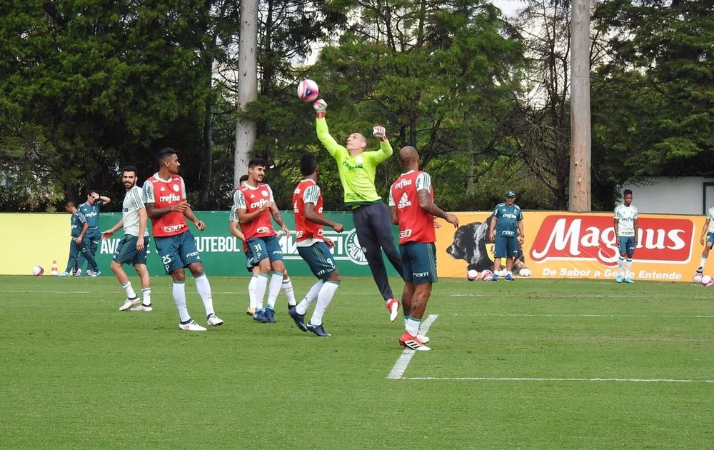 Pressão, gols de Borja e time repetido: o treino do Palmeiras desta sexta