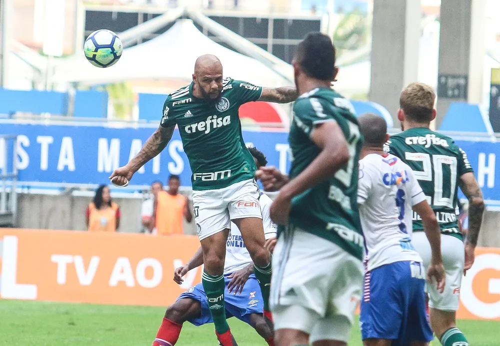 Com gol de Felipe Melo, Palmeiras empata com Bahia e permanece em 3º