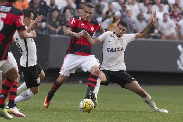 Em alta no Corinthians, Pedro Henrique reencontra Guerrero: 