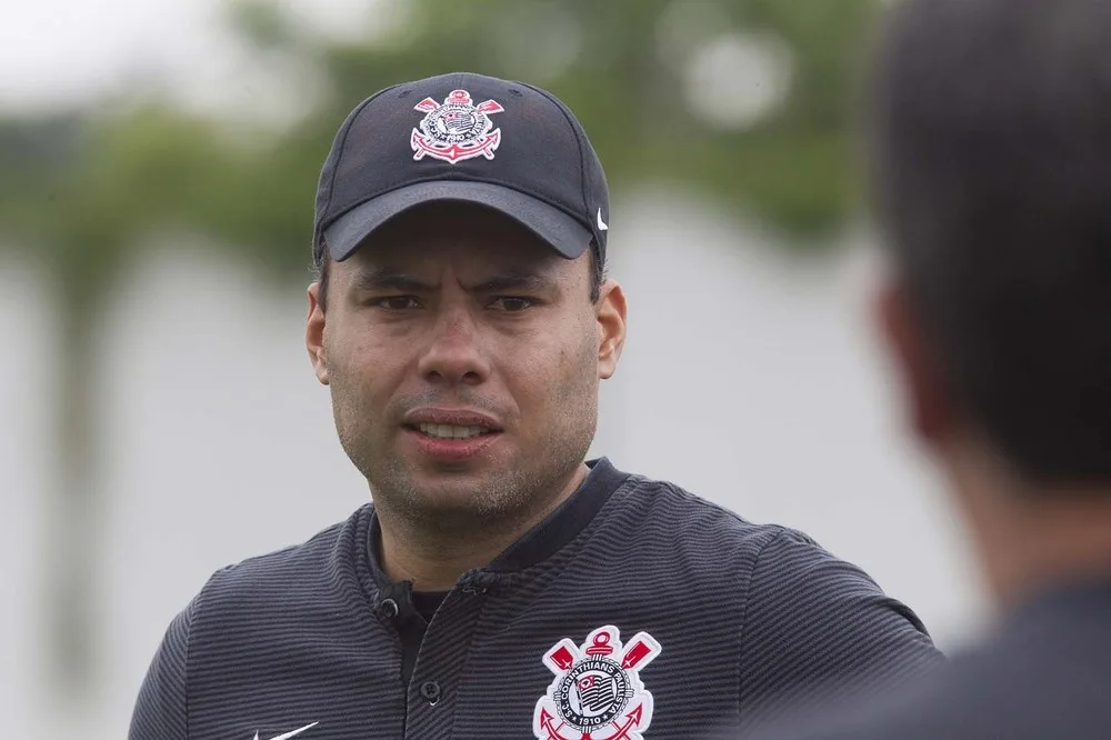 Em nota, Corinthians nega acerto com Fábio Carille e diz contar com trabalho de Jair Ventura