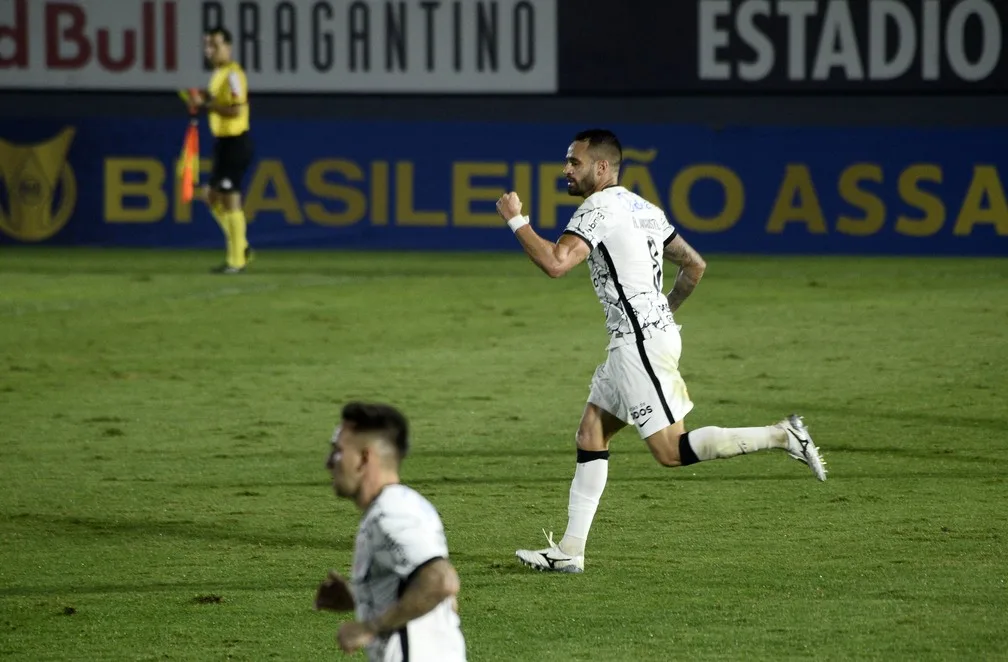 Renato Augusto valoriza reação do Corinthians e diz: 