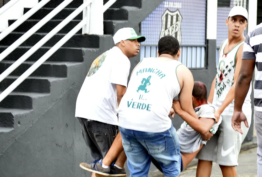 Torcidas de Palmeiras e Ponte Preta brigam antes de jogo em Campinas; palmeirense é baleado