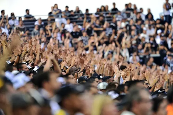 Arena cheia de novo: Fiel esgota ingressos para jogo entre Corinthians e Sport