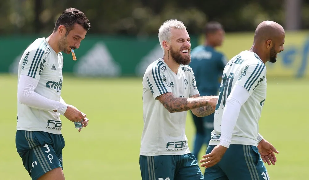 Lucas Lima vira arma do Palmeiras contra o Santos