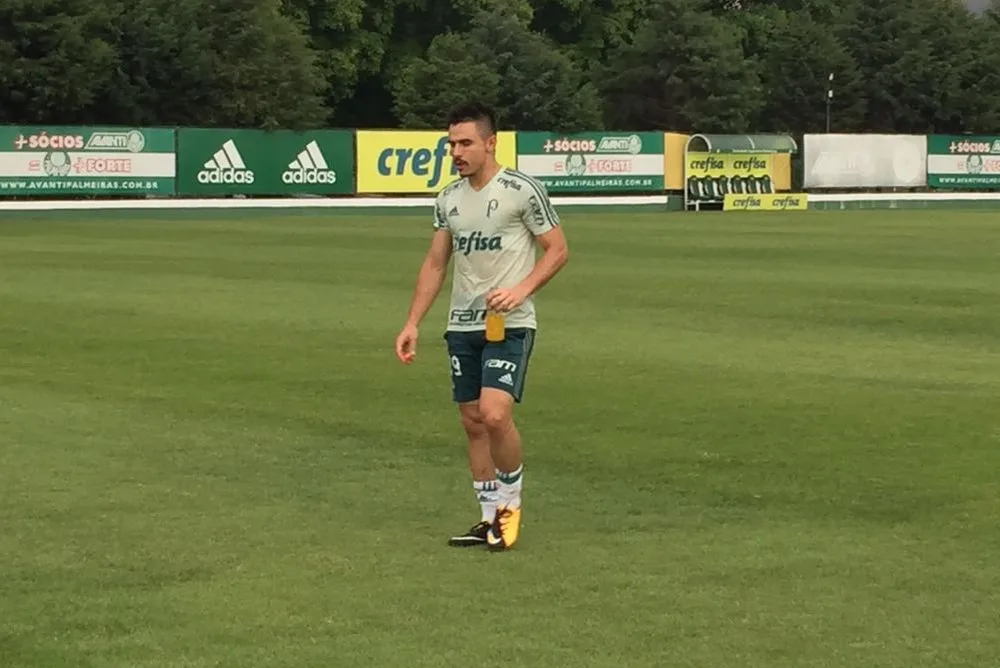  Willian participa de treino com reservas e pode voltar ao Palmeiras no domingo