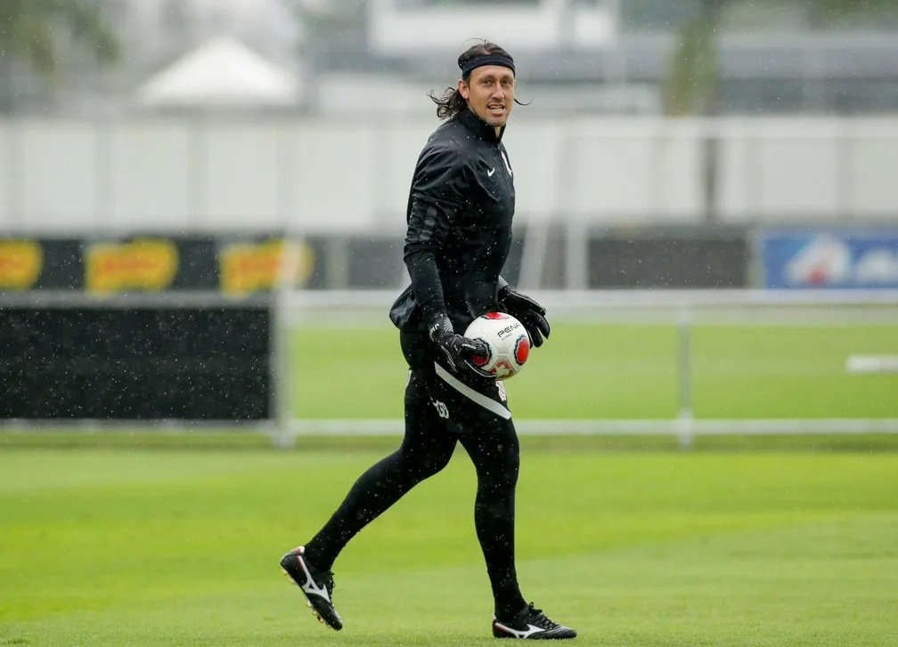 Recuperado do Covid-19, Cássio volta ao time titular do Corinthians com sombras e briga por posição