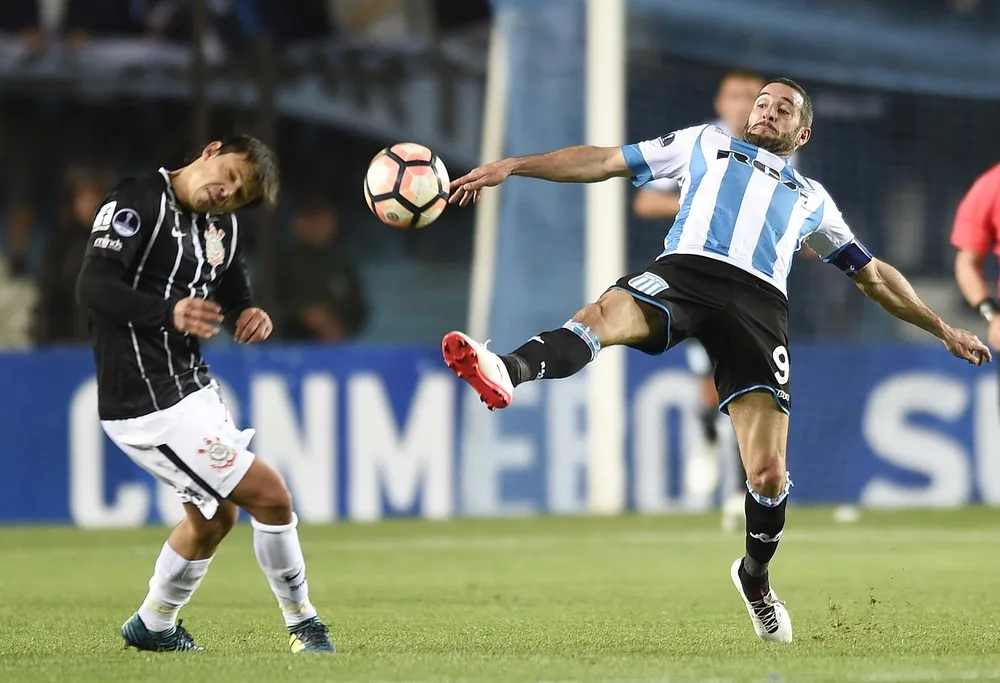 Algoz em 2017, Racing reencontra Corinthians na Sul-Americana com velhos conhecidos de brasileiros