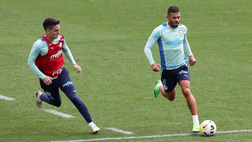 Tabata é novidade em treinamento e pode estrear pelo Verdão no Derby