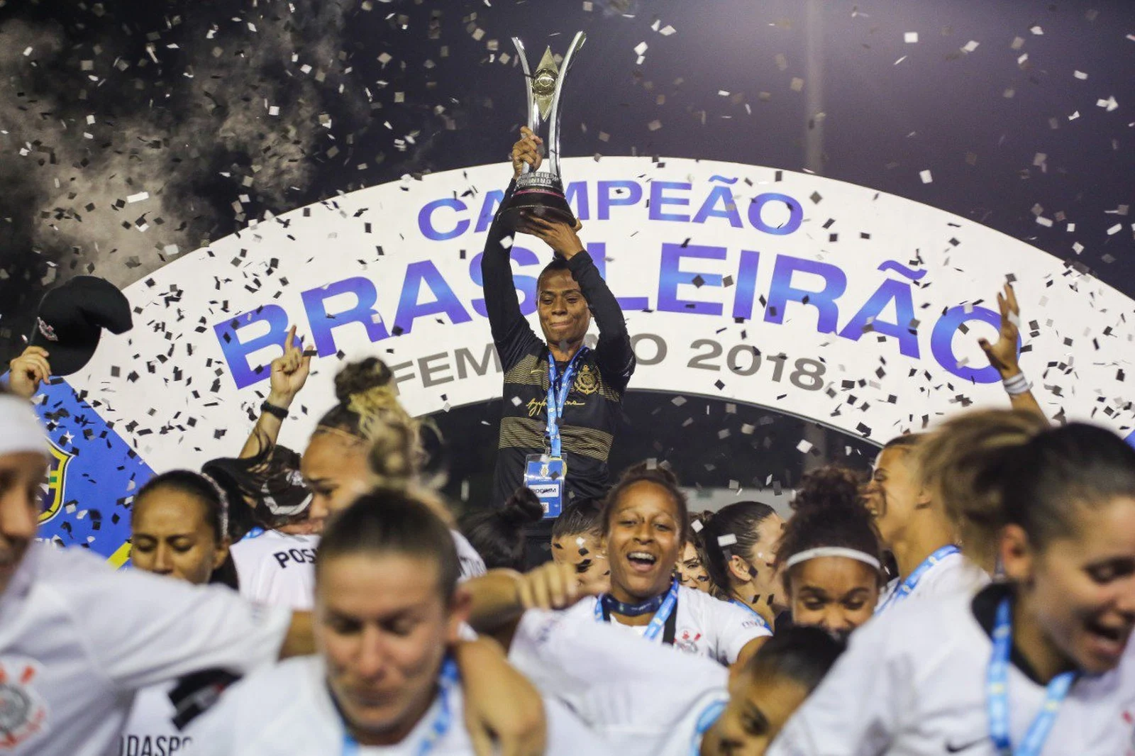 Após conquista inédita, Corinthians mira profissionalização da equipe feminina