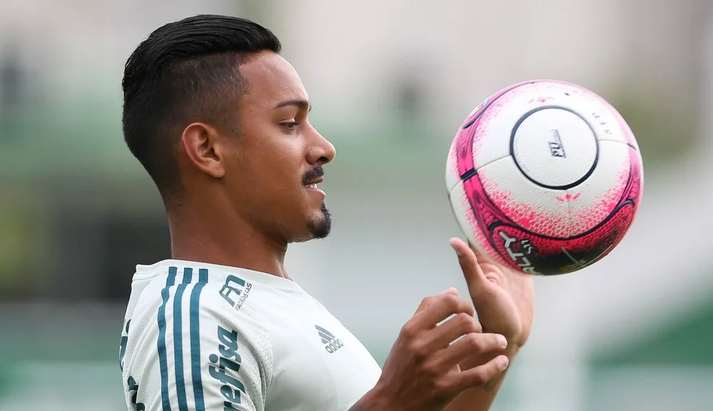 Em alta, Antônio Carlos reencontra ex-clube no Dérbi: 'Agora sou Palmeiras'