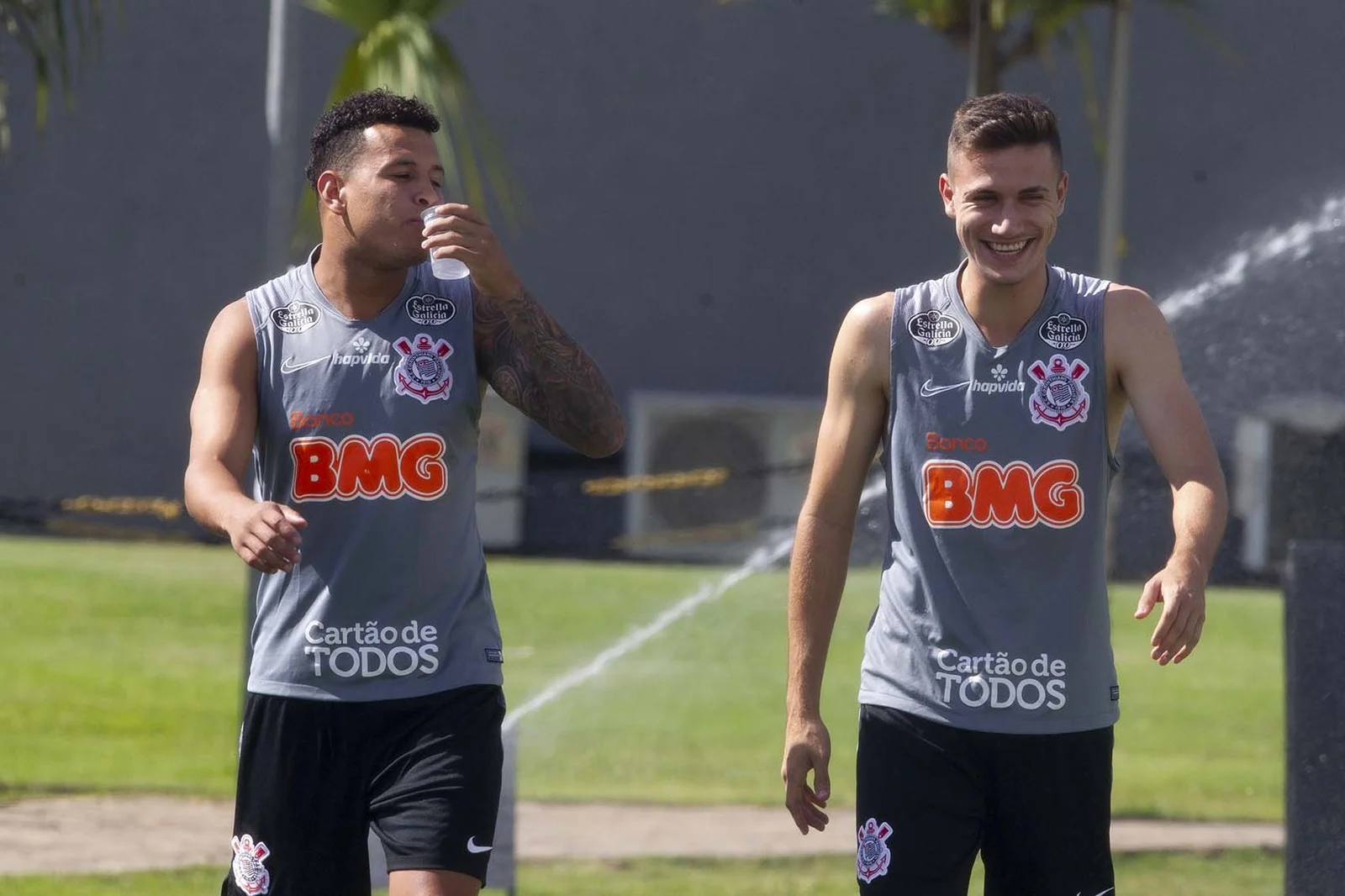 Piton ou Sidcley? Garoto larga à frente no Corinthians em disputa por vaga na decisão de quarta