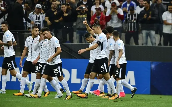 Corinthians bate Patriotas, vai às oitavas e iguala sua segunda maior série invicta