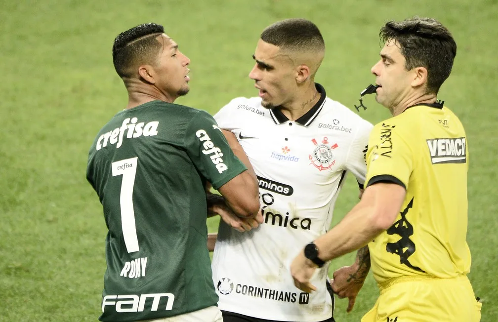 Palmeiras e Corinthians chegam ao Dérbi para evitar crise após eliminações na Copa do Brasil