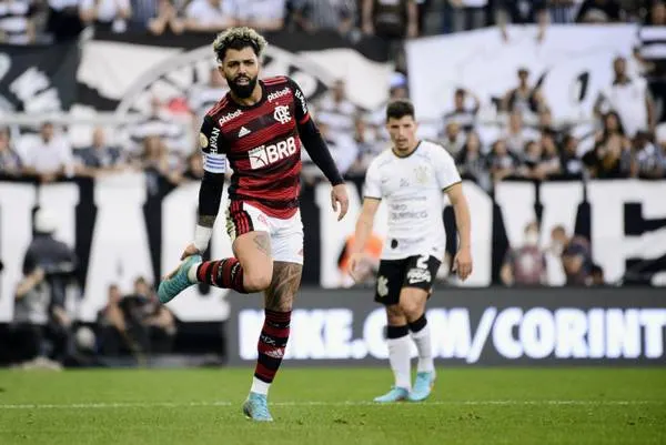 Alvo maior do Corinthians, Gabigol tem multa nacional de R$ 700 milhões no Flamengo