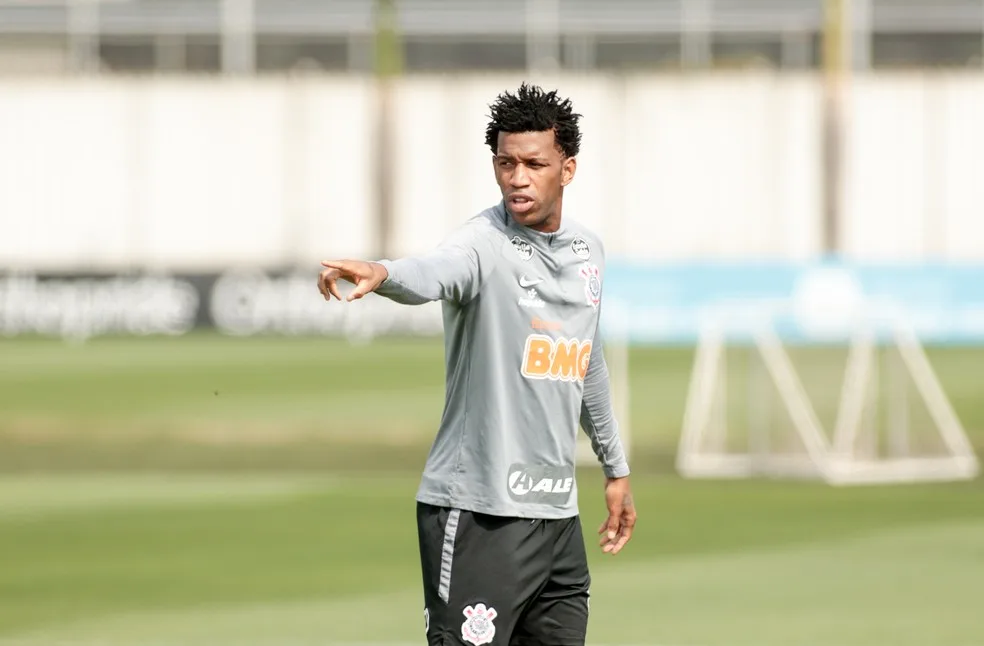 Com Gil suspenso, Mancini monta dupla de zaga inédita no Corinthians