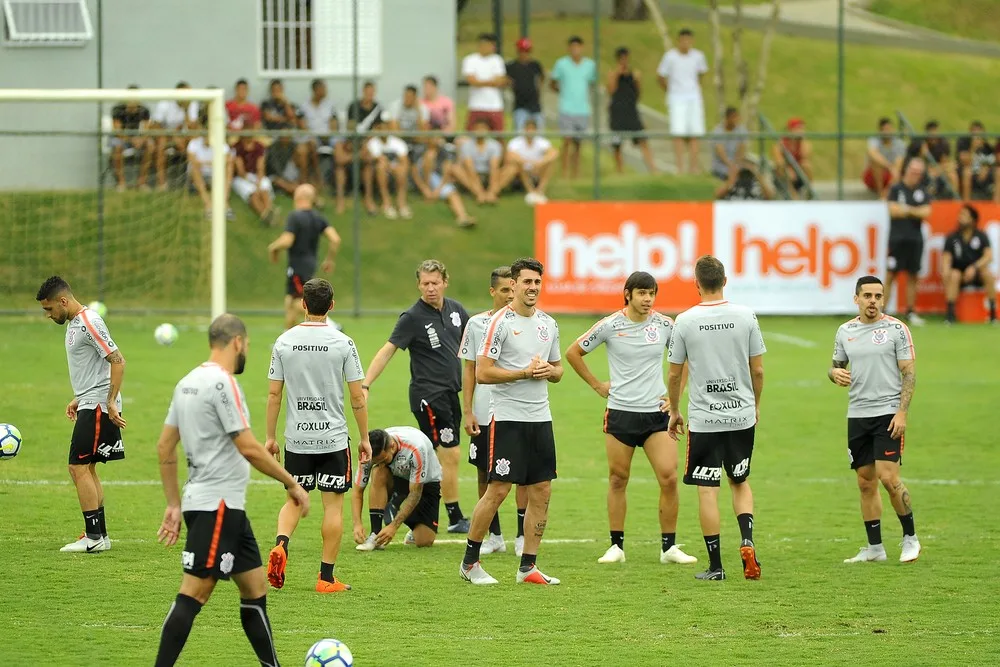 Corinthians vai poupar titulares em clássico contra o Santos; veja opções de Jair Ventura