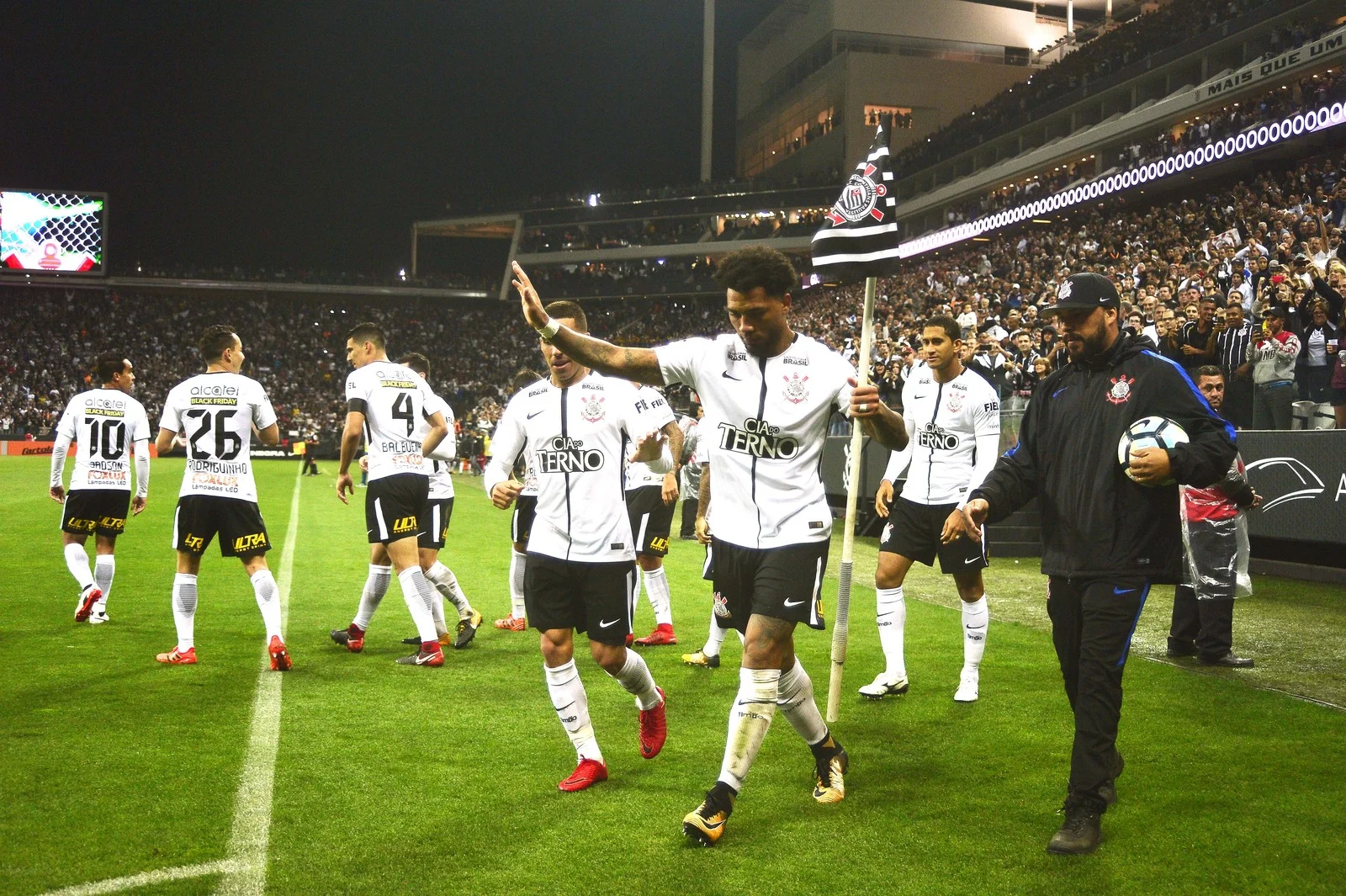 Entenda como, da maneira mais improvável, Corinthians venceu o Avaí