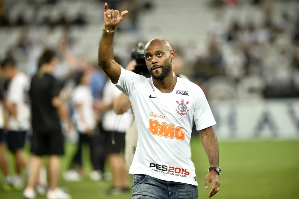 Love aparece no BID e já pode ser inscrito pelo Corinthians no Paulistão