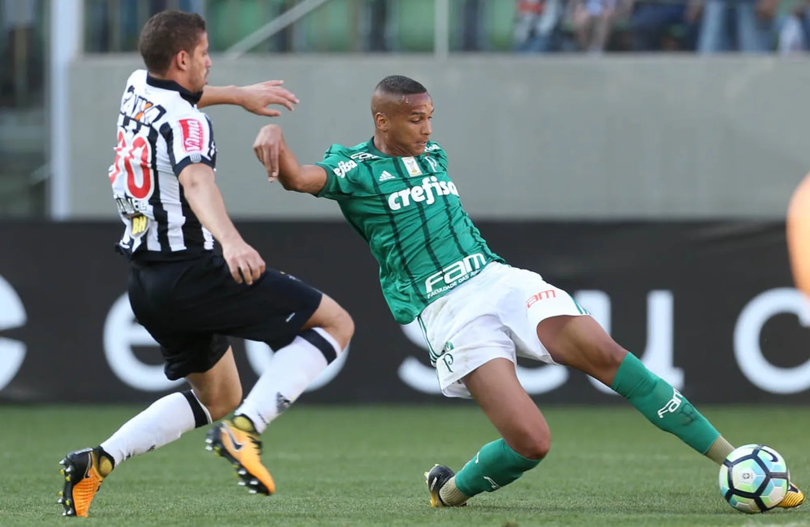 Cuca elogia desempenho da defesa do Palmeiras e defende Deyverson