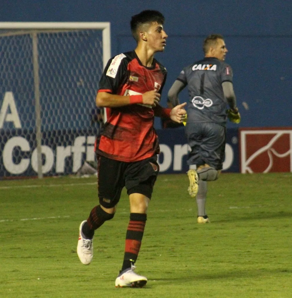 Corinthians negocia contratação de jovem atacante da série b