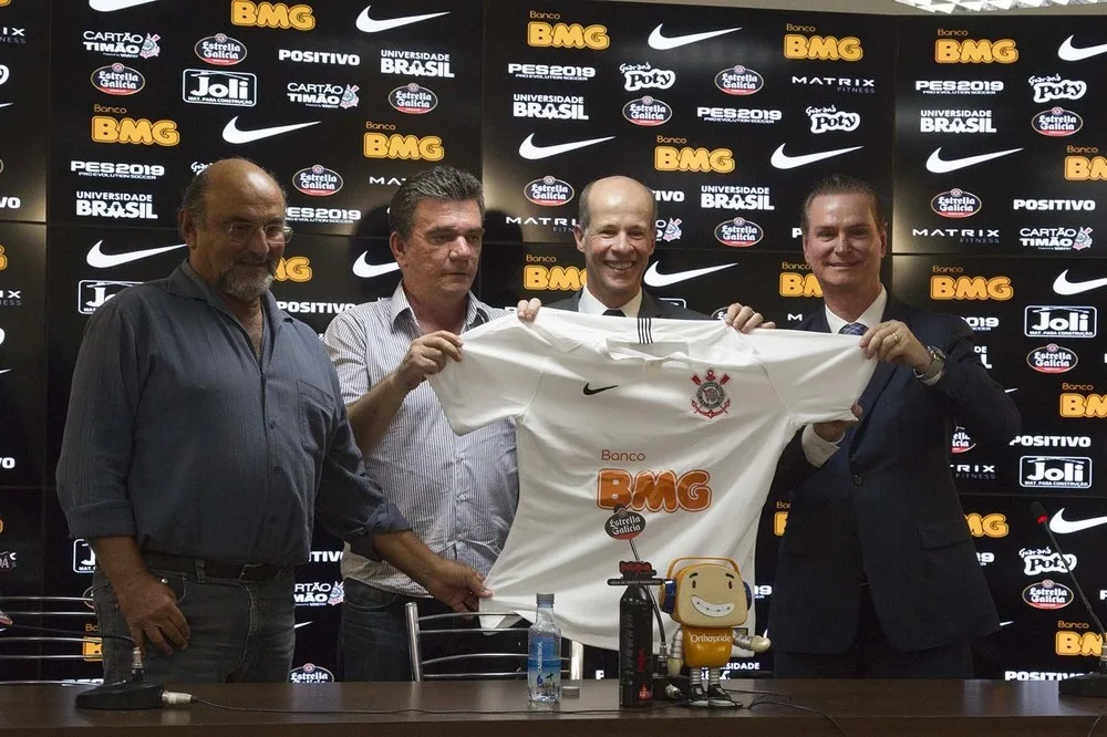 Rodeado de dúvidas, entenda tudo sobre o patrocínio do BMG ao Corinthians