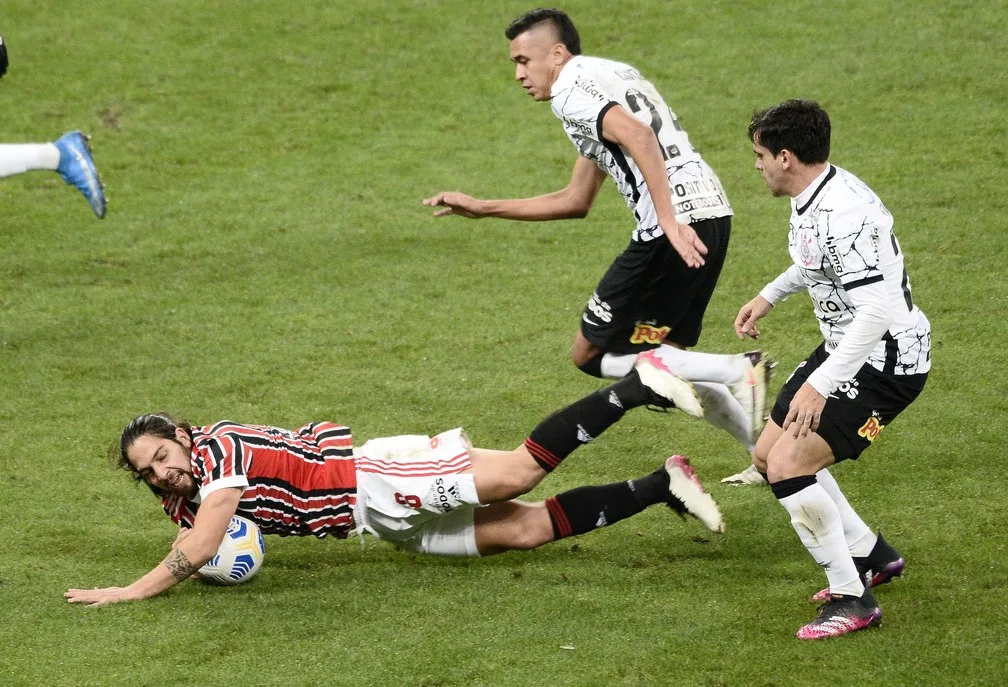 [ANÁLISE] Em clássico feio, Jô se destaca com participações e Corinthians consolida setor defensivo