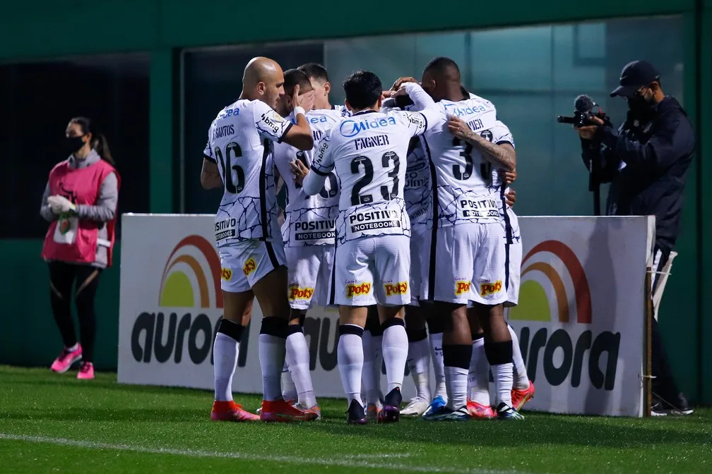 Contra um dos melhores mandantes, Corinthians testa força como visitante no Brasileirão