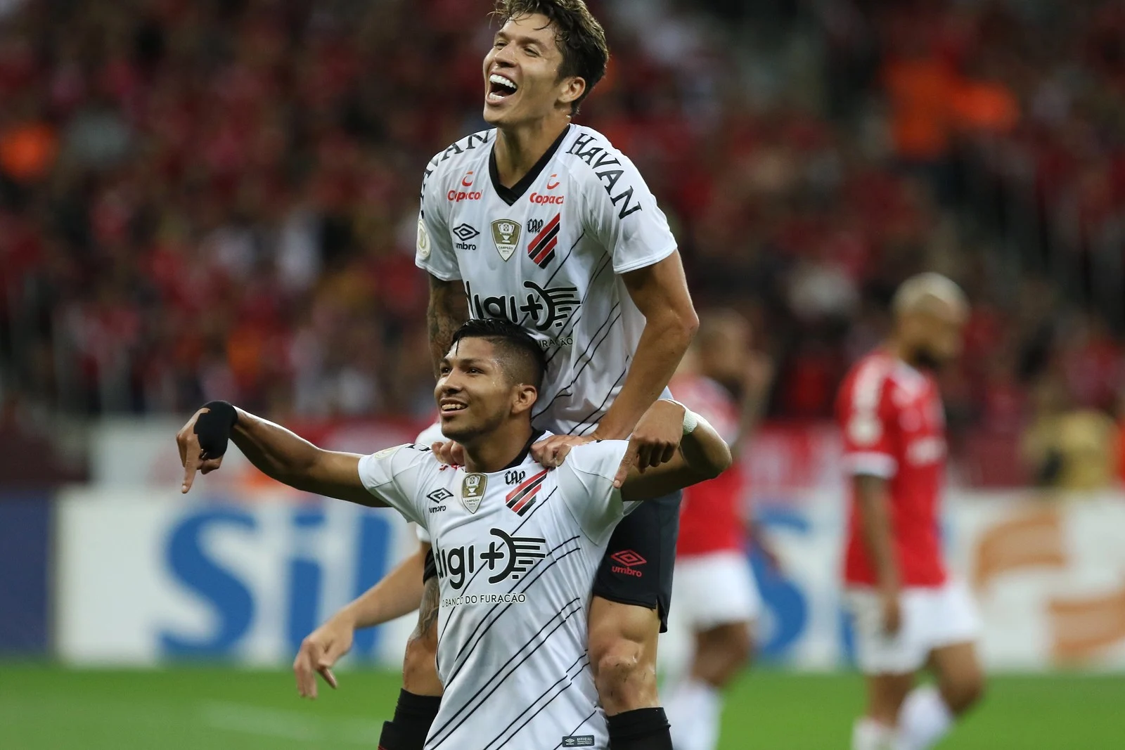 Trajetória, números e gols: tudo sobre Rony, contratado pelo Palmeiras; veja lances em vídeo