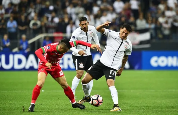 Análise: reservas desperdiçam nova chance no Corinthians. Menos Pedrinho...