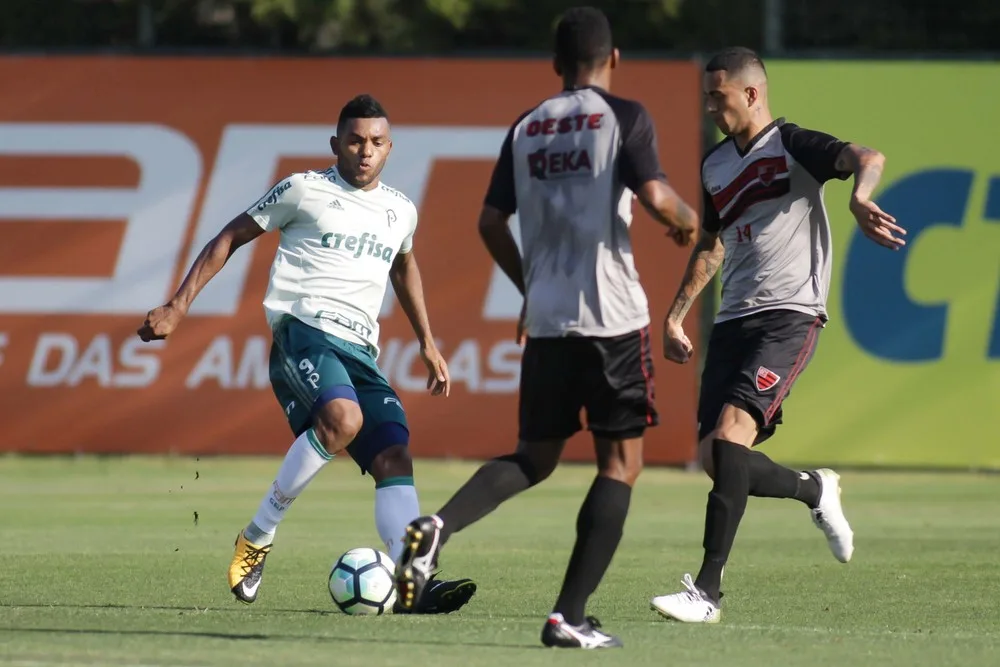  Borja fica 90 minutos em campo, e reservas do Palmeiras empatam jogo-treino