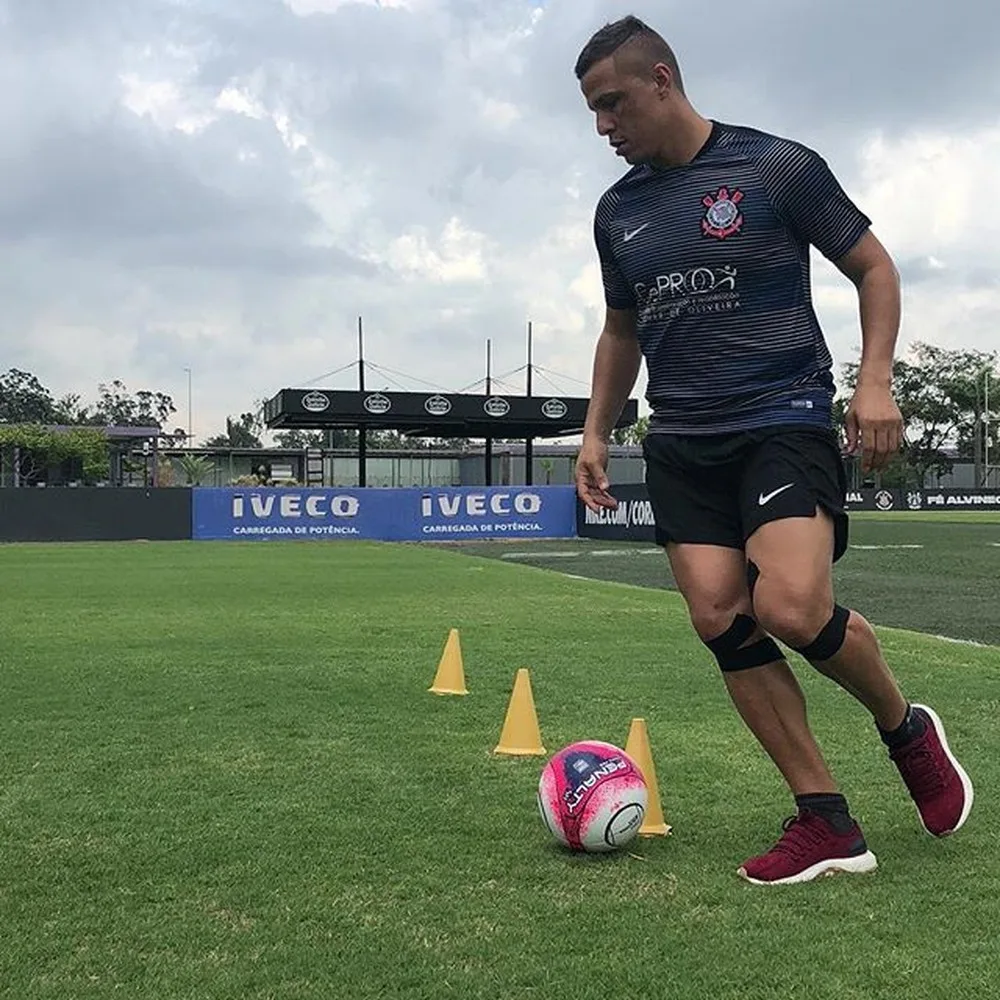 Em recuperação no Corinthians, Lima vê falta de camisas 9 e diz: 