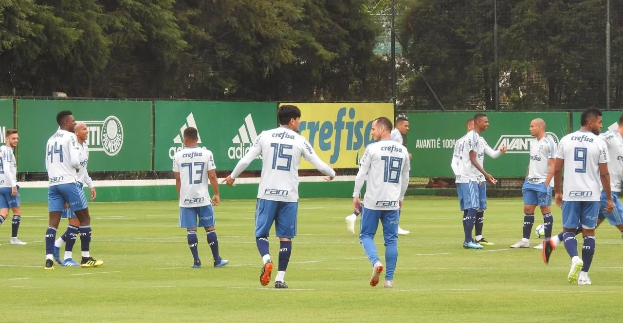 Sem dois defensores, Palmeiras encerra preparação para clássico contra São Paulo