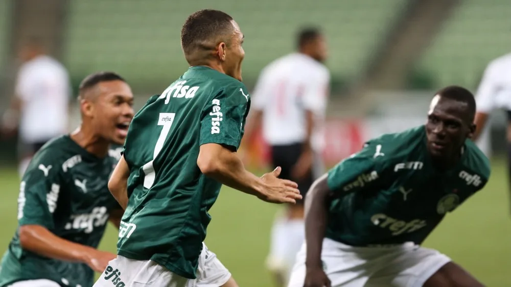 Palmeiras vence São Paulo de virada e se reabilita no Brasileirão sub-20