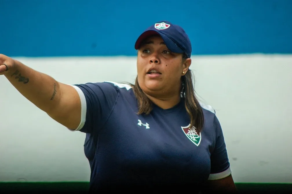 Corinthians deve ter troca na base do feminino e fica perto de anunciar ex-técnica do Fluminense