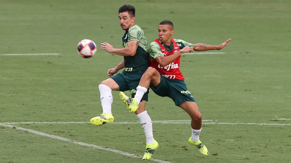 Veja aprovável escalação do Palmeiras para o Derbi