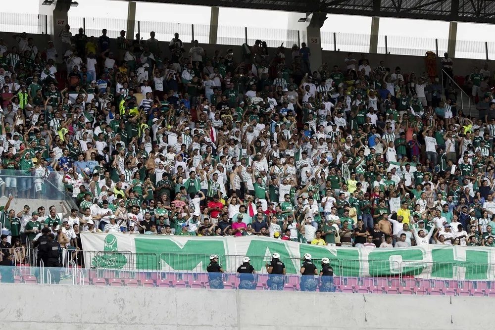  Palmeiras consegue efeito suspensivo para punição por briga de torcida