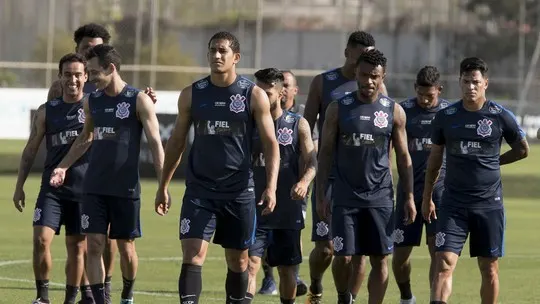 Carille monta Corinthians para clássico; Marciel leva vantagem na lateral