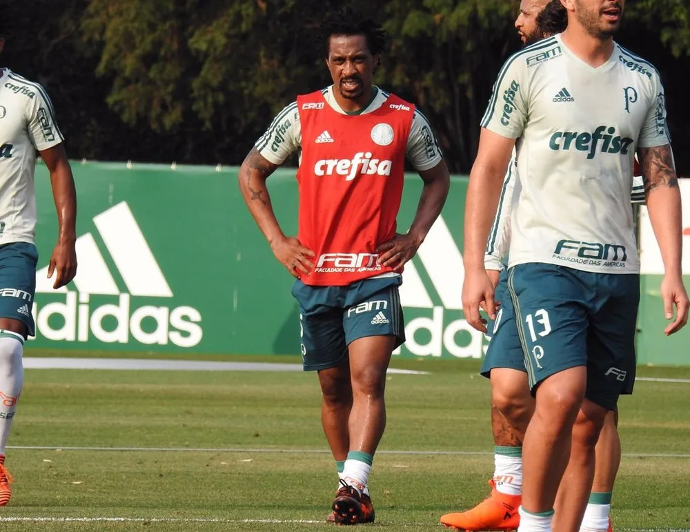 Ele voltou! Arouca treina com bola e fica à disposição no Palmeiras 