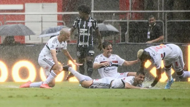 Após novo revés, Corinthians mantém tabu de 5 anos sem vencer rival no Morumbi