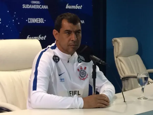 Carille diz que Corinthians perdeu a cabeça contra o Racing: 