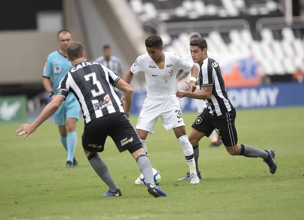 [COMENTE E DÊ SUA NOTA] defesa vacila, e ataque cria pouco em derrota para o Botafogo