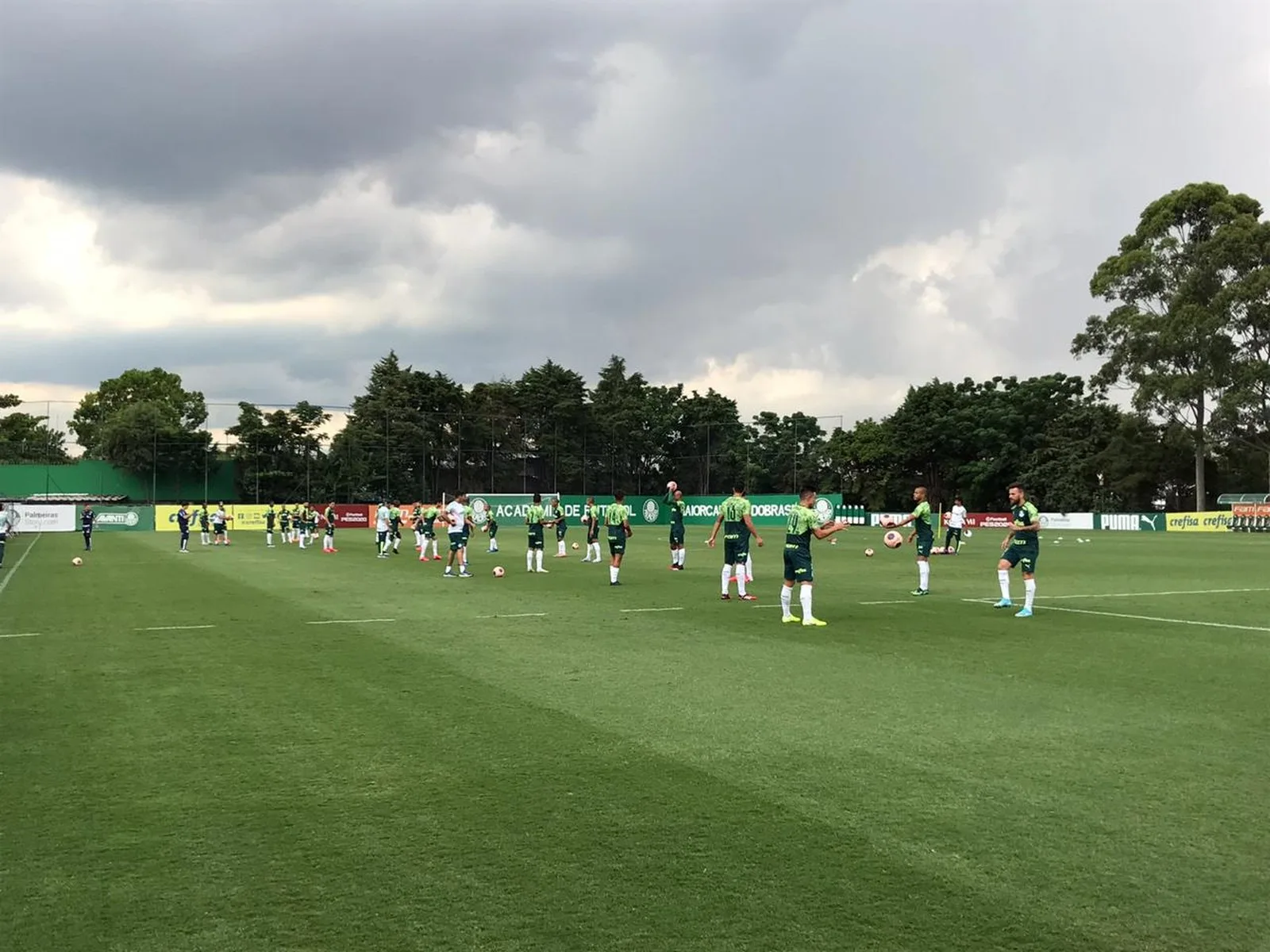 Palmeiras realiza treino tático na Academia visando a Ponte Preta; veja esboço da escalação