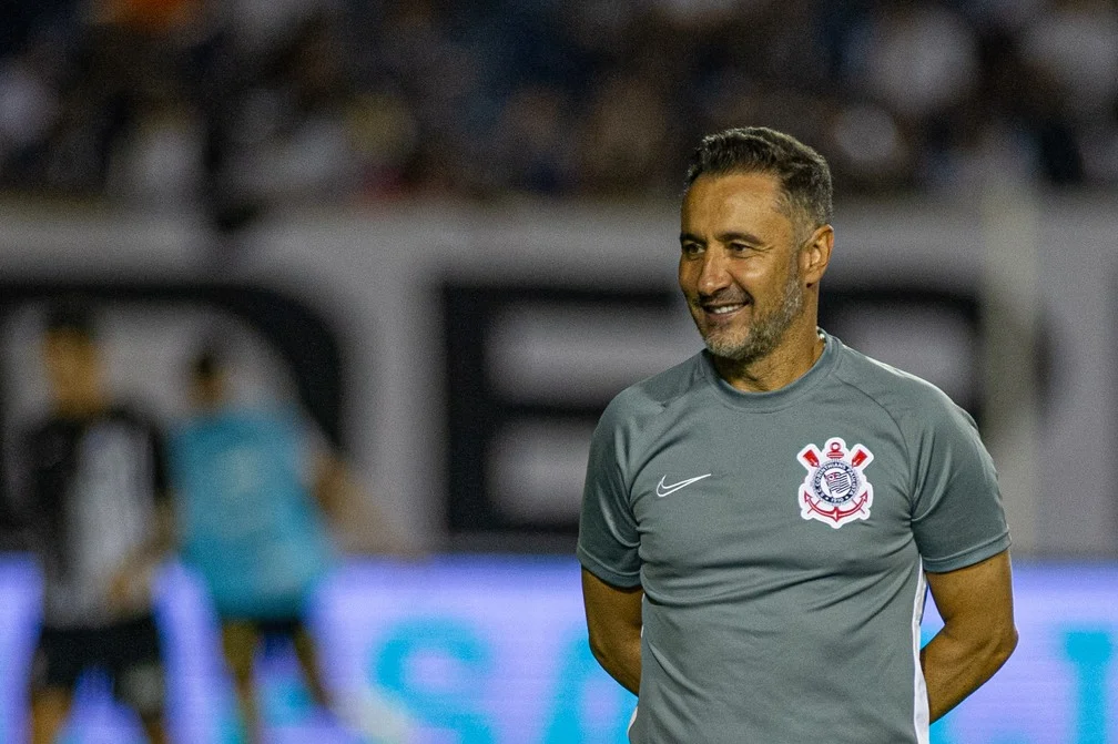 Comentarista acredita que Vítor Pereira elevou o patamar do Corinthians na temporada