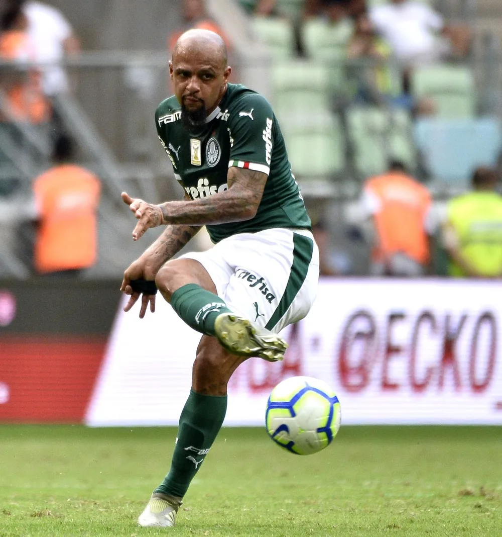 Felipe Melo lembra gratidão a Luxemburgo e se mostra aberto a ser zagueiro no Palmeiras