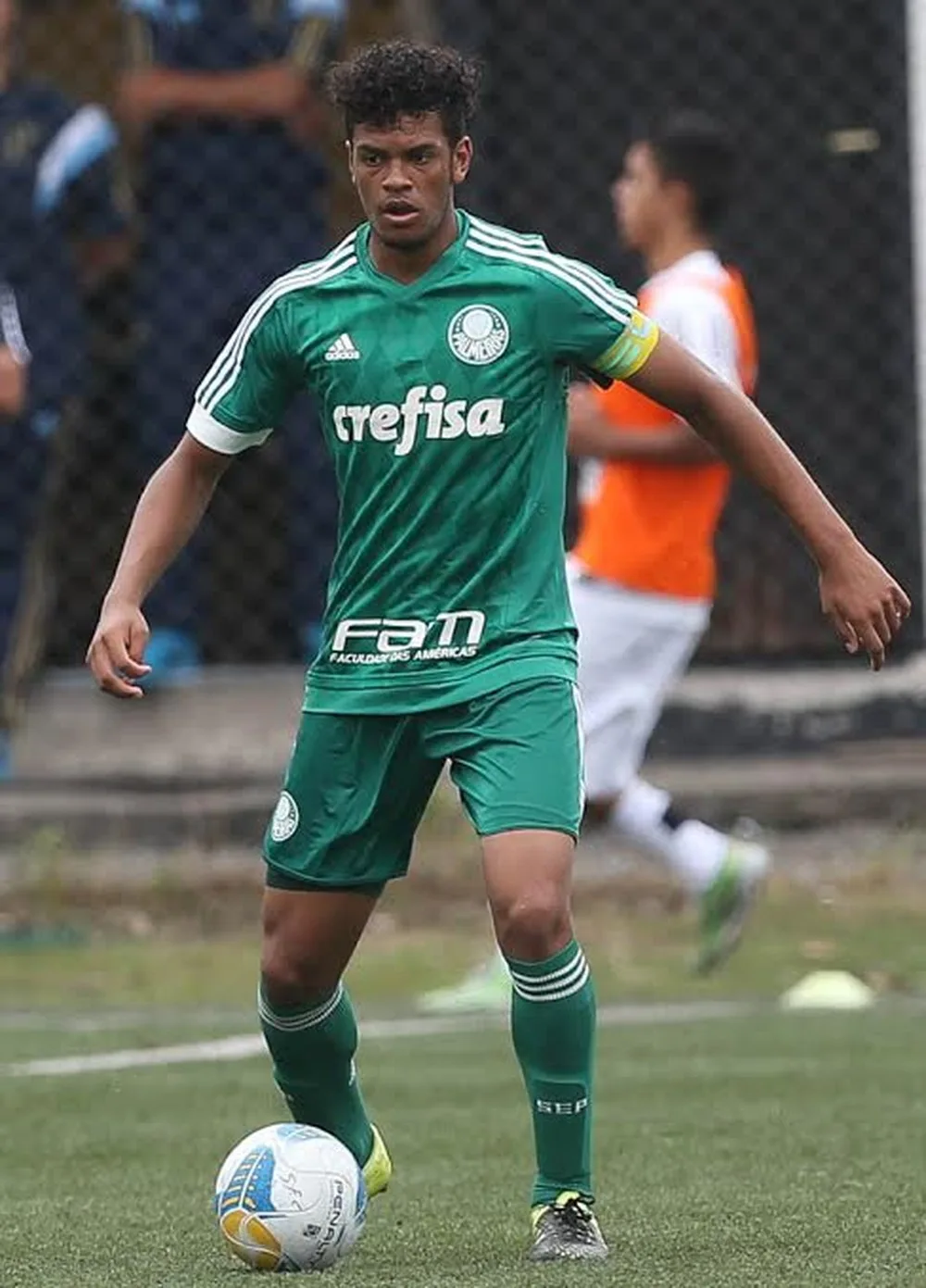 Capitão na base do Palmeiras, Augusto chega ao Santa Cruz