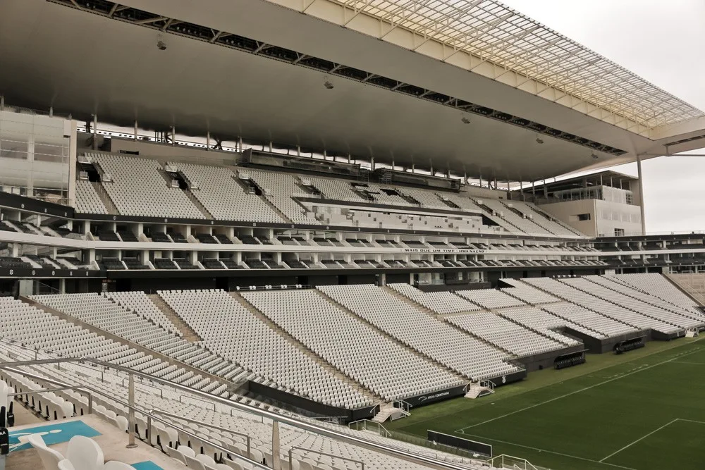 Corinthians corta regalias e baixa preço de cadeiras na arena; veja o que muda