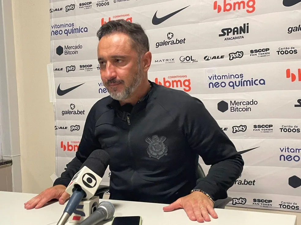 Vítor Pereira culpa arbitragem por chance perdida pelo Corinthians de voltar ao G-4: 